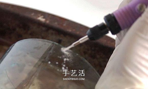 玻璃瓶DIY风铃的方法 自制玻璃风铃图解教程- www.aizhezhi.com