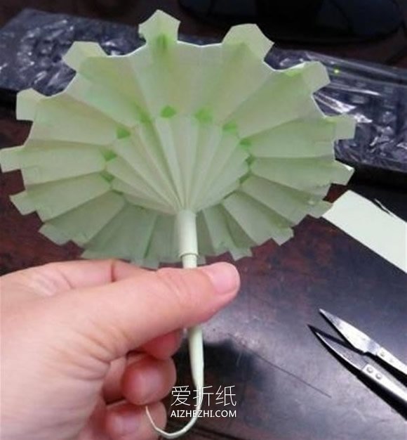 怎么做迷你纸伞的方法 手工折纸雨伞图解教程- www.aizhezhi.com