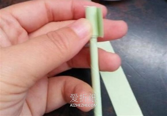 怎么做迷你纸伞的方法 手工折纸雨伞图解教程- www.aizhezhi.com