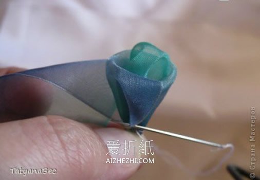 怎么做丝带玫瑰花图解 丝带手工制作玫瑰花- www.aizhezhi.com