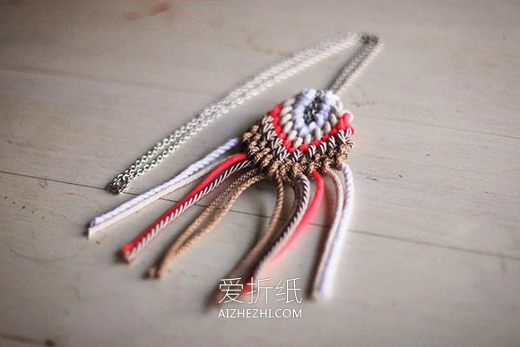 怎么编织鱼形项链坠 手工编织民族风项链图解- www.aizhezhi.com