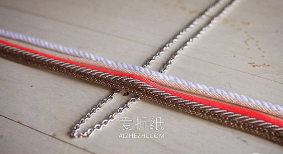 怎么编织鱼形项链坠 手工编织民族风项链图解- www.aizhezhi.com