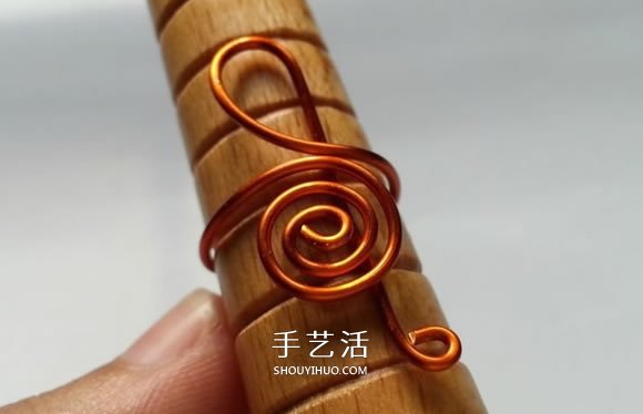 金属丝制作高音符戒指 自制优雅戒指的方法- www.aizhezhi.com