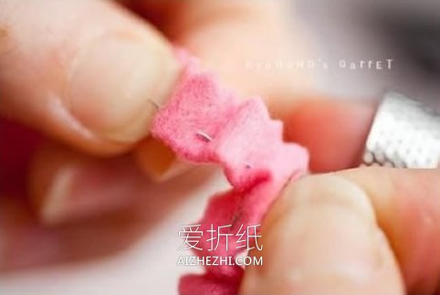 怎么做不织布花朵指环 手工布艺花朵戒指制作- www.aizhezhi.com