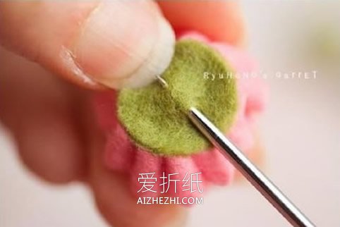 怎么做不织布花朵指环 手工布艺花朵戒指制作- www.aizhezhi.com