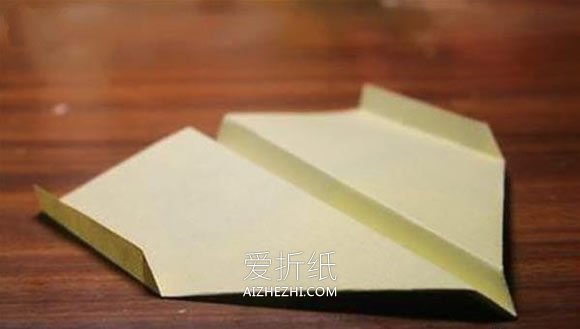 怎么折最简单纸飞机 最经典纸飞机的折法图解- www.aizhezhi.com