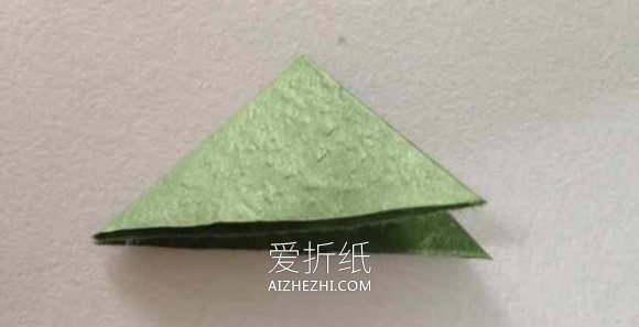 怎么折纸川崎玫瑰图解 手揉纸玫瑰花的折法- www.aizhezhi.com