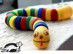 怎么做玩具小蛇图解 塑料瓶盖手工制作玩具蛇