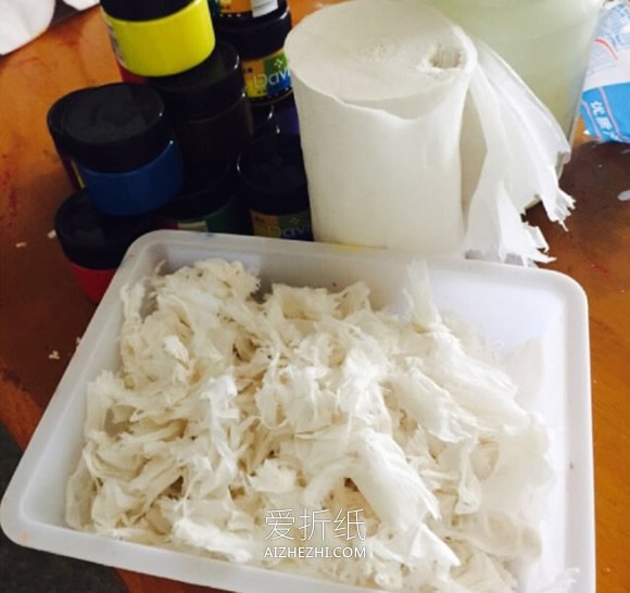 怎么做彩虹餐盘画 卫生纸当颜料制作餐盘画- www.aizhezhi.com