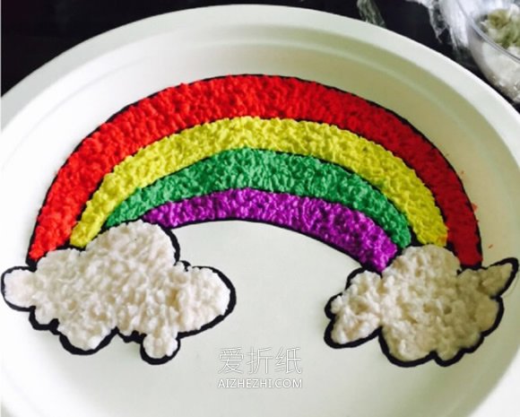 怎么做彩虹餐盘画 卫生纸当颜料制作餐盘画- www.aizhezhi.com