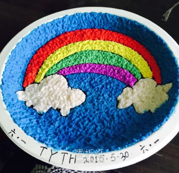 怎么做彩虹餐盘画 卫生纸当颜料制作餐盘画- www.aizhezhi.com