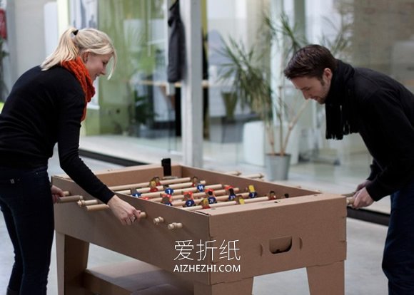 纸箱废物利用 手工制作桌上足球桌的作品图片- www.aizhezhi.com