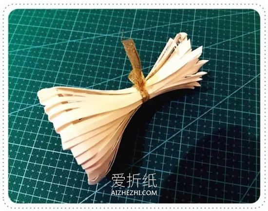 一次性纸杯怎么手工制作包装盒的方法图解- www.aizhezhi.com