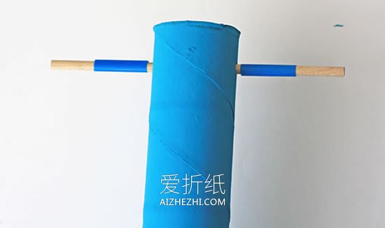 怎么做皮筋动力小车 皮筋动力车手工制作教程- www.aizhezhi.com