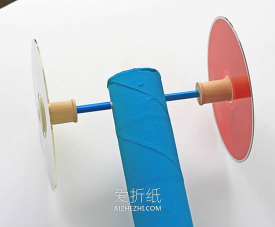 怎么做皮筋动力小车 皮筋动力车手工制作教程- www.aizhezhi.com