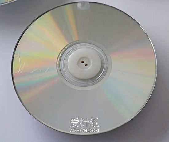 怎么做皮筋动力小车 皮筋动力车手工制作教程- www.aizhezhi.com