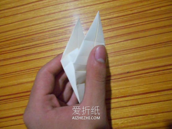 怎么折玫瑰千纸鹤图解 玫瑰花千纸鹤的折法- www.aizhezhi.com