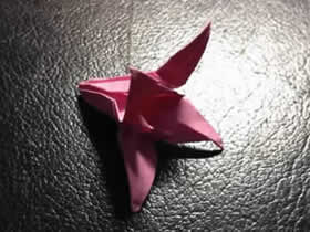 怎么折纸立体百合花 手工折纸百合的方法图解