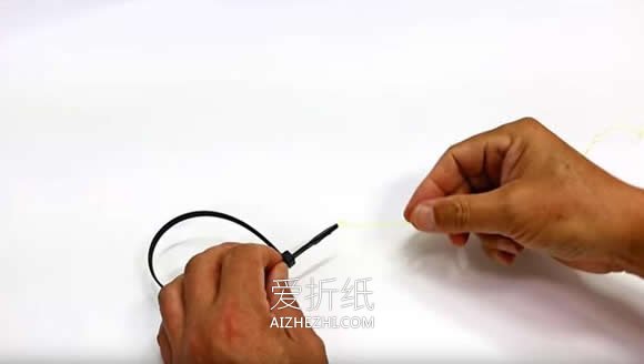 怎么自制捕鼠器的方法 扎带手工制作捉鼠机关- www.aizhezhi.com