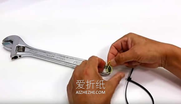 怎么自制捕鼠器的方法 扎带手工制作捉鼠机关- www.aizhezhi.com