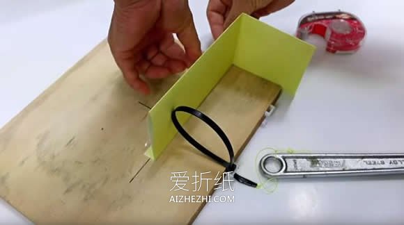 怎么自制捕鼠器的方法 扎带手工制作捉鼠机关- www.aizhezhi.com