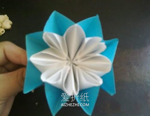 母亲节怎么折纸康乃馨 父亲节康乃馨折法图解- www.aizhezhi.com