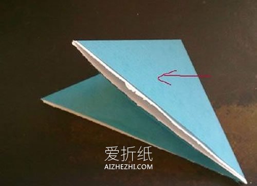 母亲节怎么折纸康乃馨 父亲节康乃馨折法图解- www.aizhezhi.com