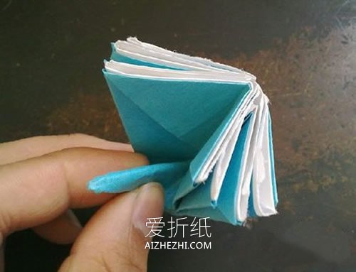 母亲节怎么折纸康乃馨 父亲节康乃馨折法图解- www.aizhezhi.com