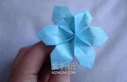 怎么折纸六瓣花图解 简单六瓣花手工折纸教程- www.aizhezhi.com