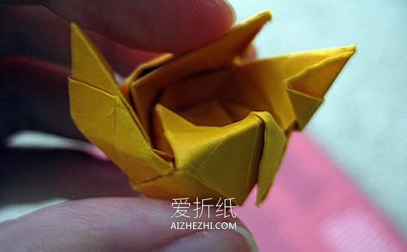 如何折纸立体玫瑰花 经典玫瑰花的手工折法- www.aizhezhi.com