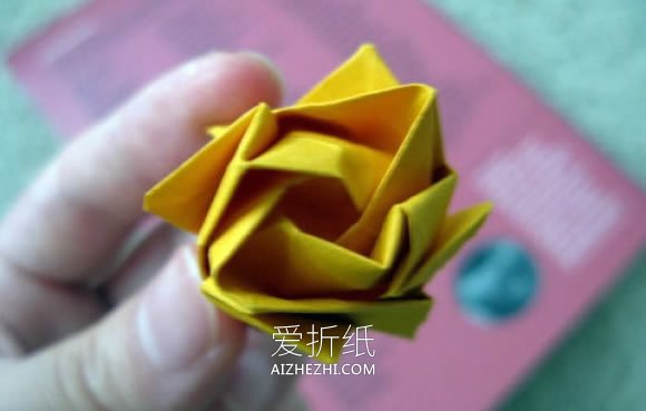 如何折纸立体玫瑰花 经典玫瑰花的手工折法- www.aizhezhi.com