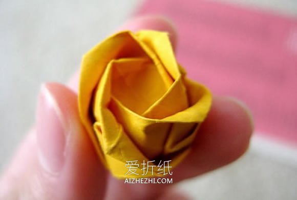 如何折纸立体玫瑰花 经典玫瑰花的手工折法- www.aizhezhi.com