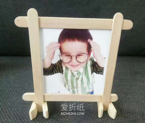 怎么用冰棍棒做相框 冰棍棒手工制作相框图解- www.aizhezhi.com