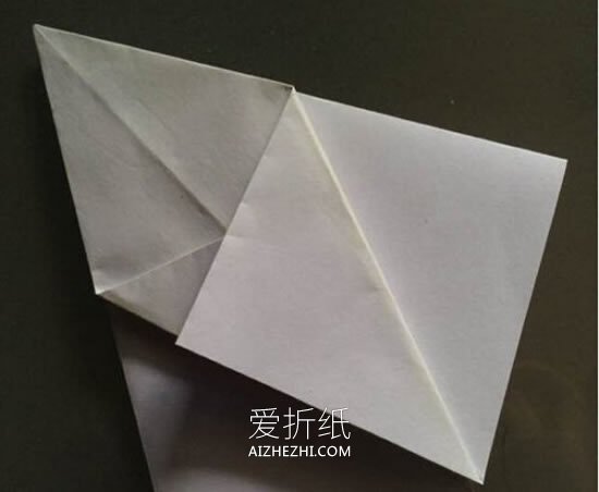 百合花怎么折纸图解 带花蕊百合花的折法步骤- www.aizhezhi.com