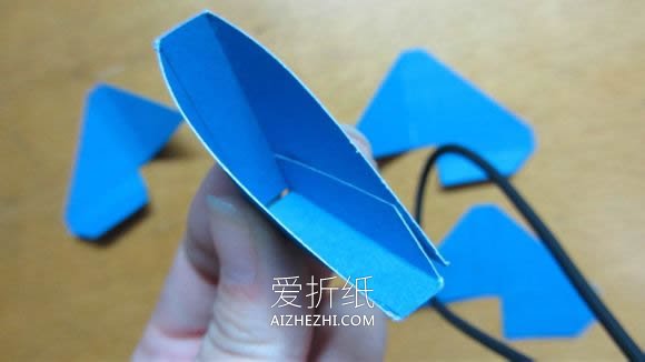 怎么用硬纸板制作相框 详细纸相框手工制作- www.aizhezhi.com