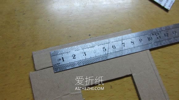 怎么用硬纸板制作相框 详细纸相框手工制作- www.aizhezhi.com