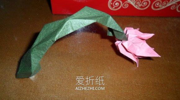 怎么折纸蟹爪兰图解 蟹爪兰花和花茎的折法- www.aizhezhi.com