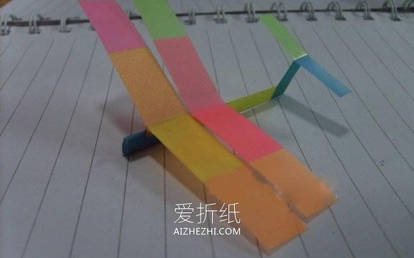 怎么做便签纸飞机的方法 便签纸手工制作飞机- www.aizhezhi.com