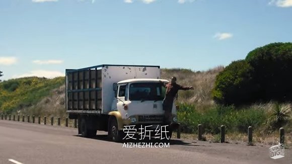 破卡车改造移动城堡 DIY卡车城堡的创意图片- www.aizhezhi.com