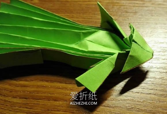 立体金鱼怎么折图解 手工折纸金鱼的折法- www.aizhezhi.com
