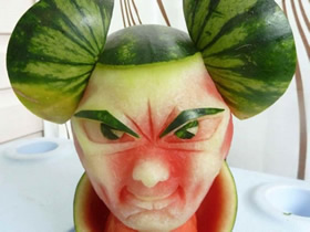 精细手工西瓜雕刻作品 怎么样雕刻西瓜的图片