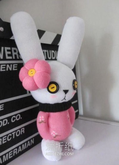 怎么做袜子娃娃兔子 袜子手工制作兔子布偶- www.aizhezhi.com