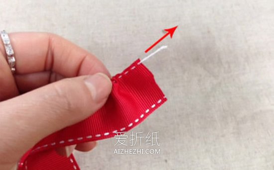 怎么做玫瑰花胸花图解 缎带玫瑰花胸花制作- www.aizhezhi.com