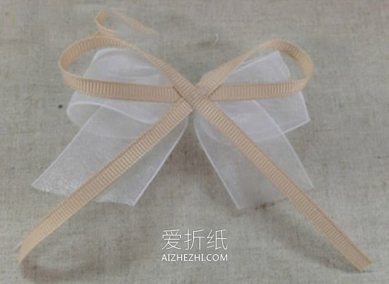 怎么做玫瑰花胸花图解 缎带玫瑰花胸花制作- www.aizhezhi.com