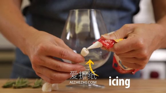 怎么做雪景装饰杯方法 冬天雪景装饰摆件制作- www.aizhezhi.com