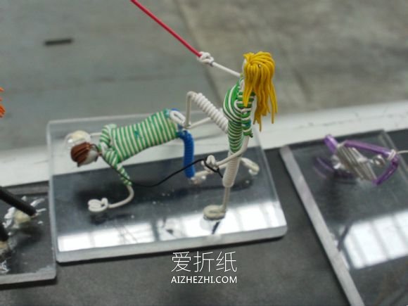 怎么做电线人偶的图片 电线制作情侣人偶作品- www.aizhezhi.com