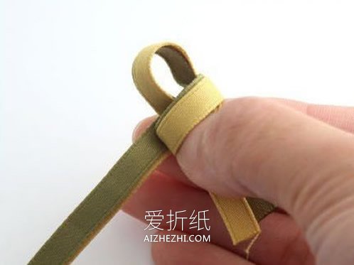 怎么做玫瑰花发卡图解 手工缎带玫瑰发饰制作- www.aizhezhi.com