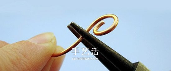 DIY铜线项链坠的方法 精致金属丝项链制作- www.aizhezhi.com