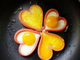 怎么做爱心煎蛋的方法 四叶草煎蛋的做法图解