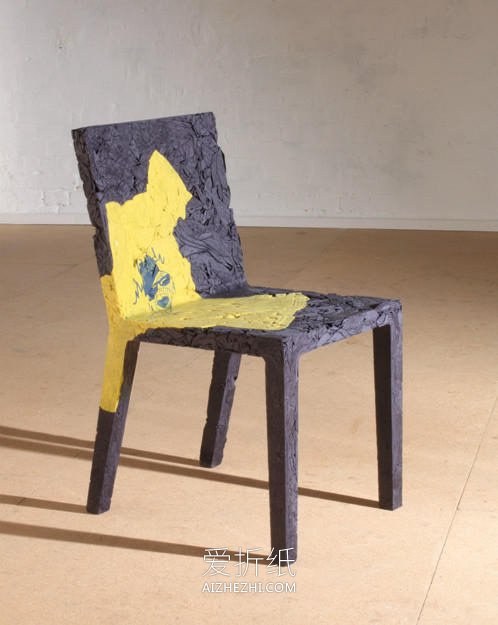 怎么把旧衣服利用起来 旧衣制作椅子的图片- www.aizhezhi.com